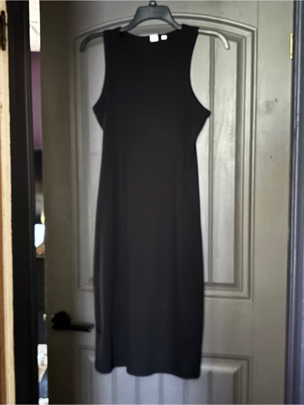 GAP Black Sleeveless Midi Shift Dress